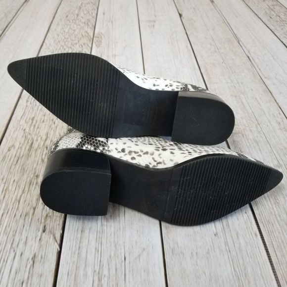 Waterproof Blondo Emelia Snakeskin Chelsea Booties Size 7 NWT - Picture 7 of 9